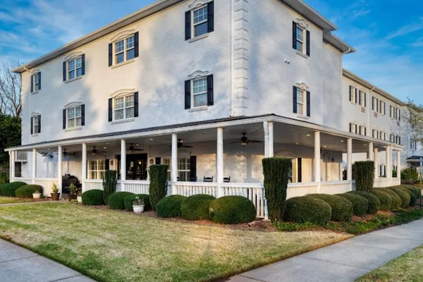 Ashton Manor At Sugarloaf