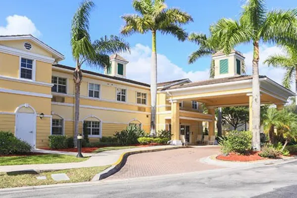 Aston Gardens At Parkland Commons