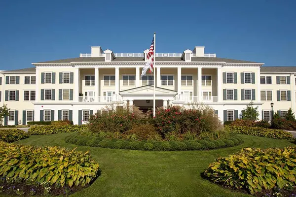 Atria on Roslyn Harbor