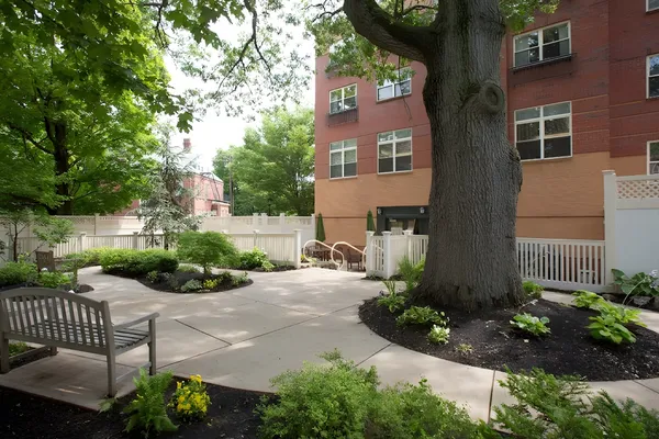 Chestnut Park at Cleveland Circle