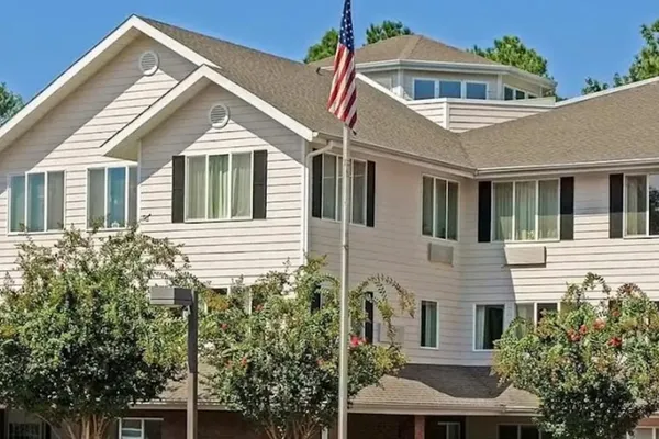 Deepwood Estates by Barclay House