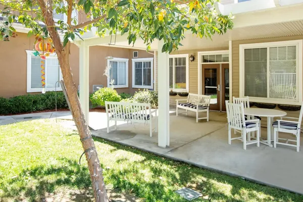 Discovery Commons Raincross Senior Living