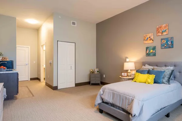 Harrison on 5th by Senior Star