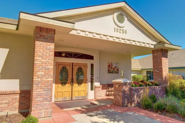 Overland Court Senior Living