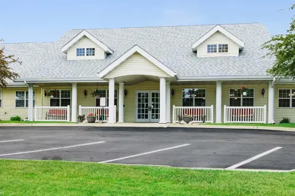 Rolling Meadows Senior Living - Senior Living in Iowa