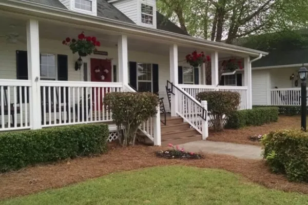 Savannah Court of Lake Oconee - Senior Living in Greensboro, Georgia
