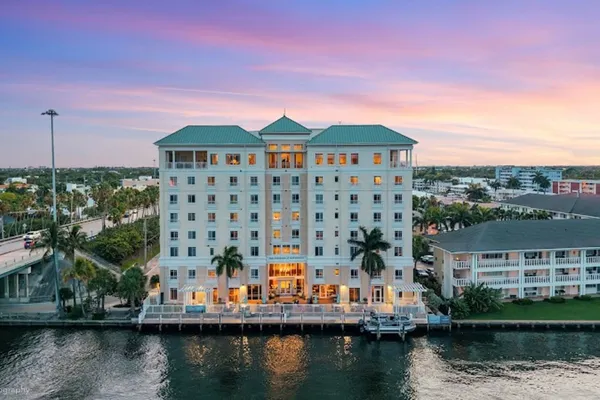 The Meridian at Waterways