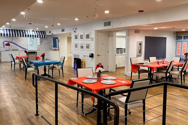 The Suites at Algiers Point