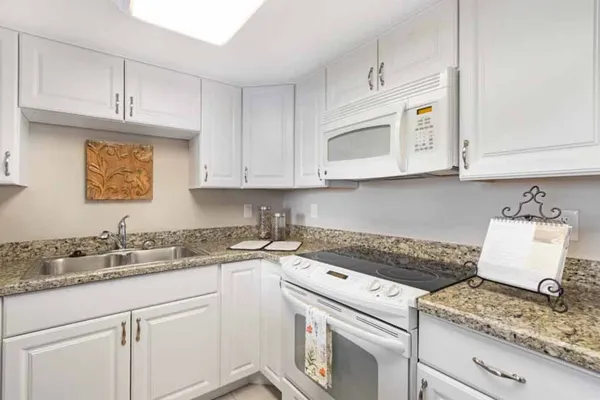 The Terraces at Hollywood - Senior Living in Hollywood, FL