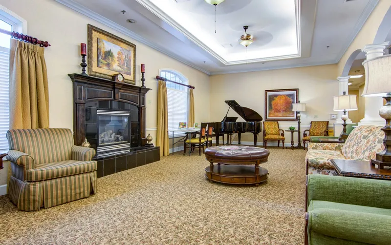 Addington Place of Lee's Summit - senior living in Lee's Summit, Missouri - photo 4
