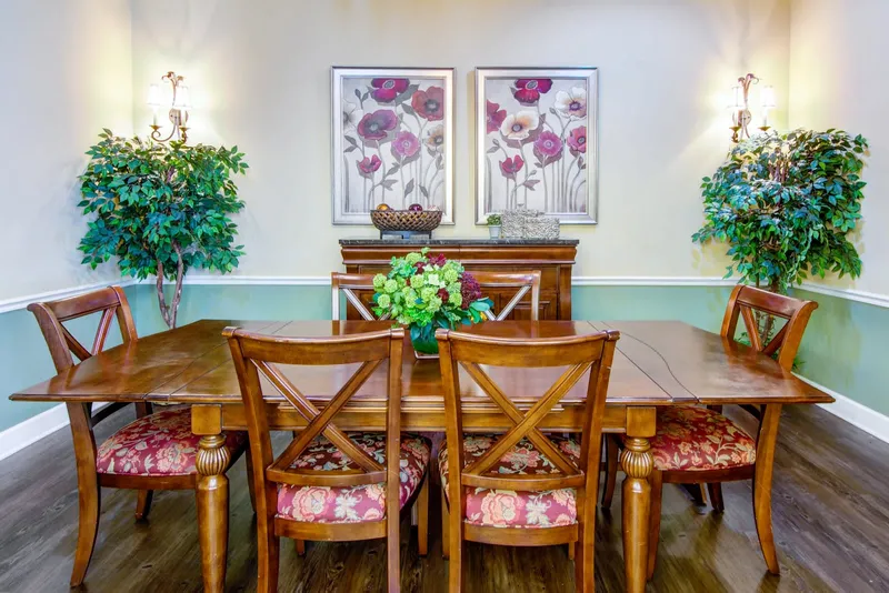 Addington Place of Lee's Summit - senior living in Lee's Summit, Missouri - photo 9
