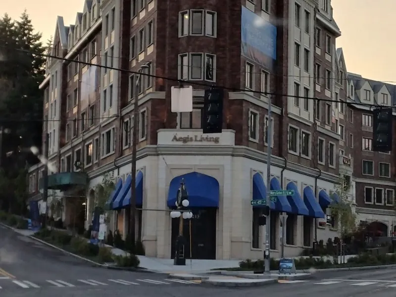 Aegis Living Laurelhurst photo 4