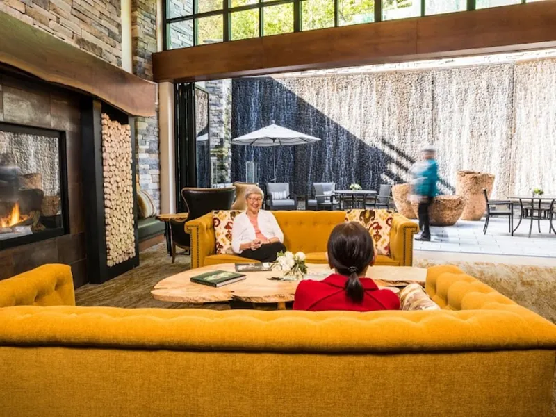 Aegis Living Mercer Island photo 8