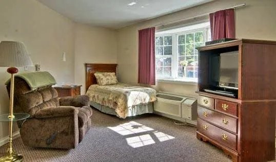 Ashland Villa Senior Living photo 7