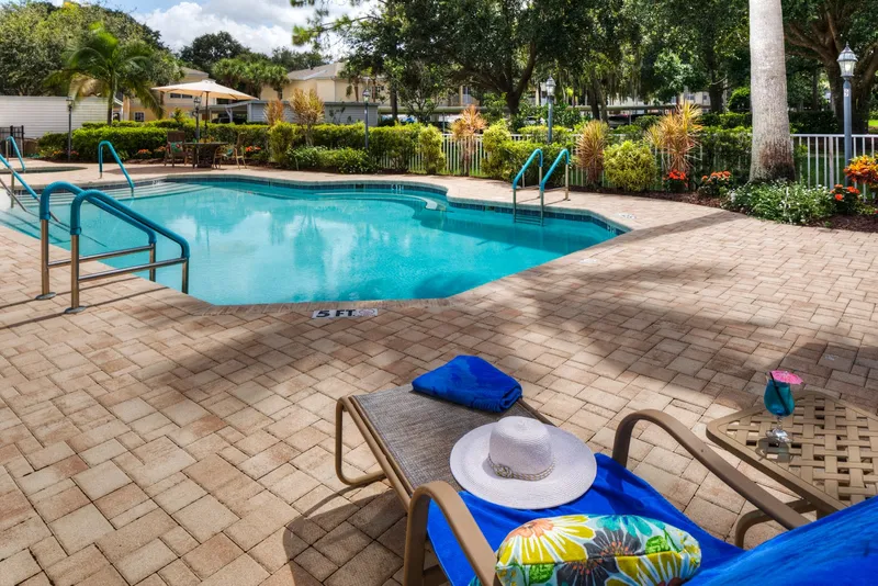 Aston Gardens At Sun City Center photo 2