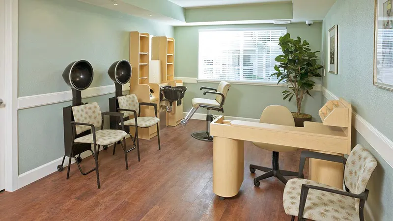 Atria Covell Gardens photo 3