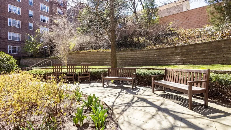 Atria Forest Hills photo 4