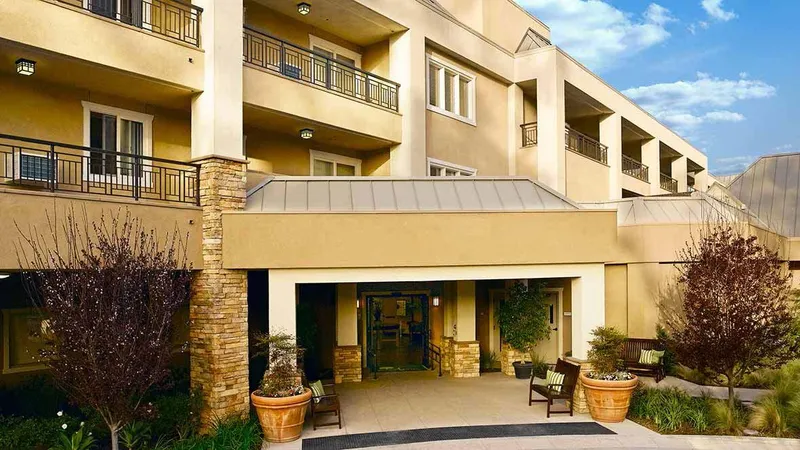 Atria Golden Creek photo 4