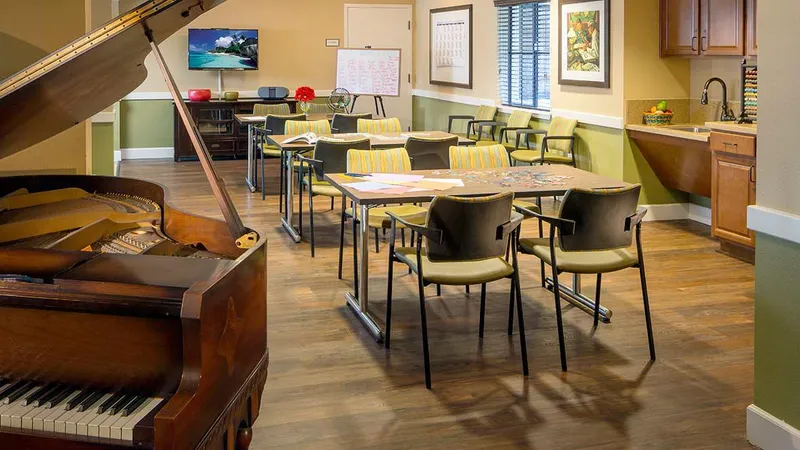 Atria Hillcrest photo 8