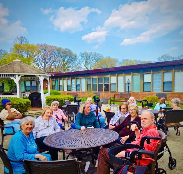 Atria Huntington photo 6