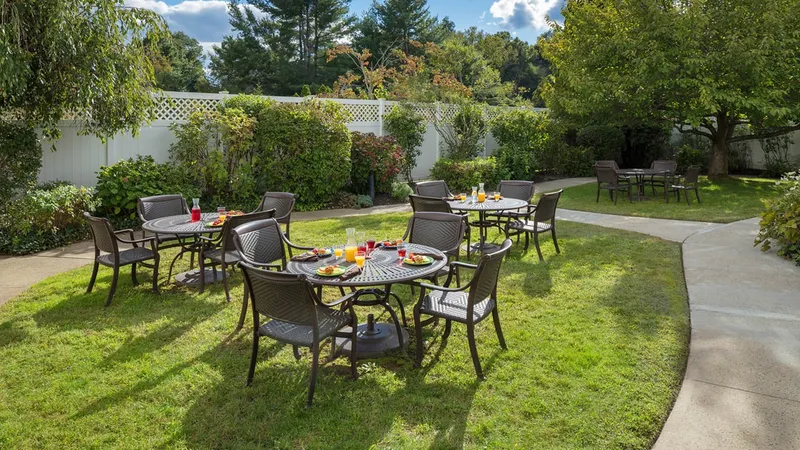 Atria Larson Place photo 6