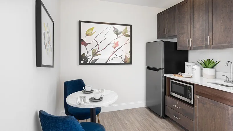 Atria Maplewood Place photo 6