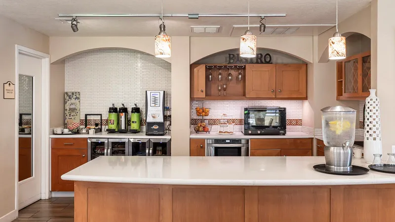 Atria Newport Plaza photo 7