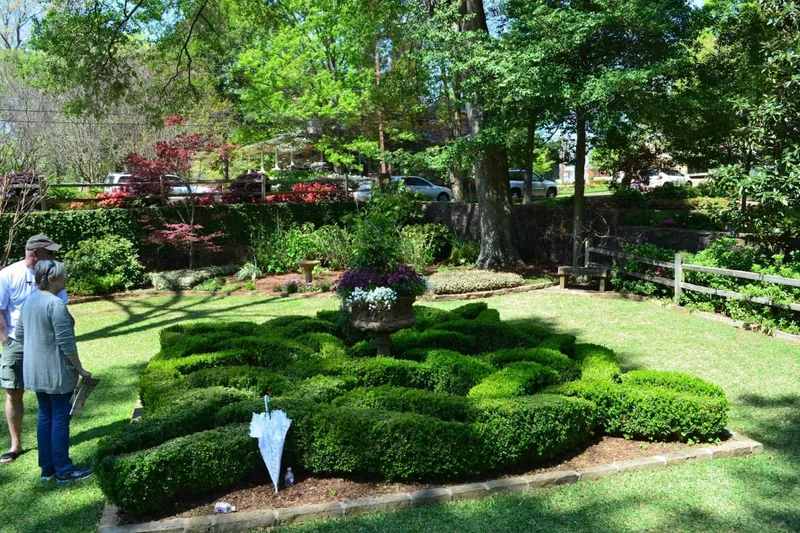 Azalea Trails Assisted Living & Memory Care photo 2