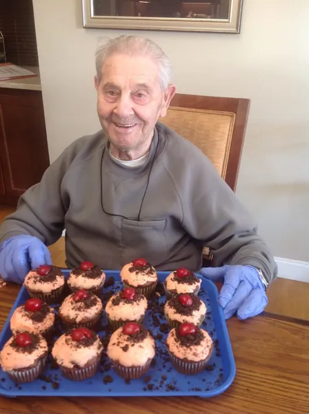 Azura Memory Care of Oak Creek photo 8