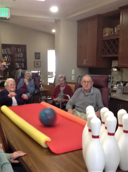 Azura Memory Care of Oak Creek photo 9