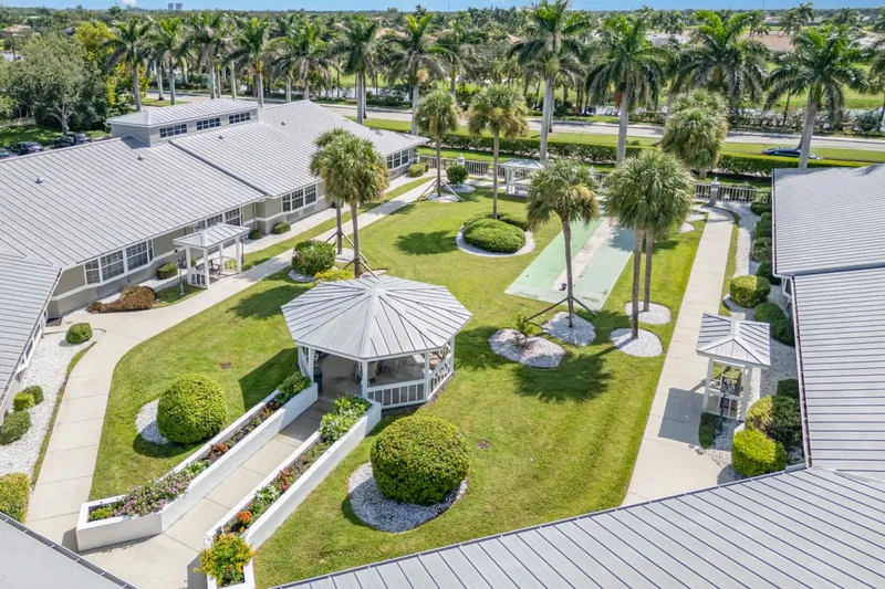 Barrington Terrace of Fort Myers photo 3