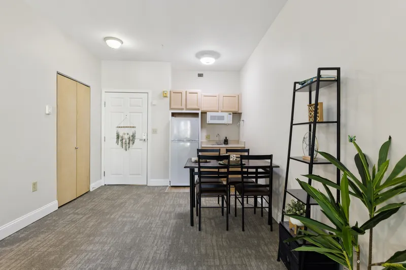 Bay Pointe by Cogir - senior living in Bremerton, Washington - photo 12