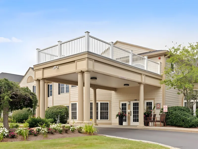 Benchmark Senior Living at Plymouth Crossings photo 5