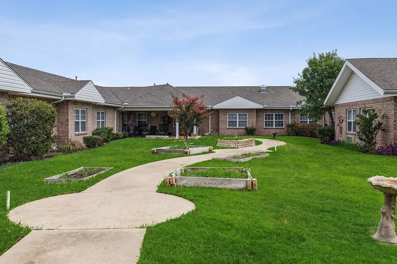 Bluebonnet Court photo 2