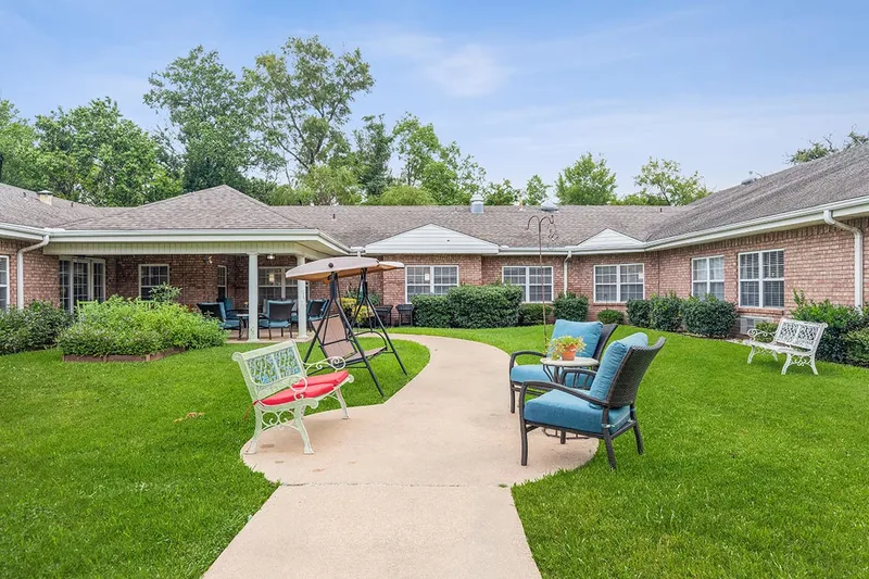 Broadmoor Court photo 3