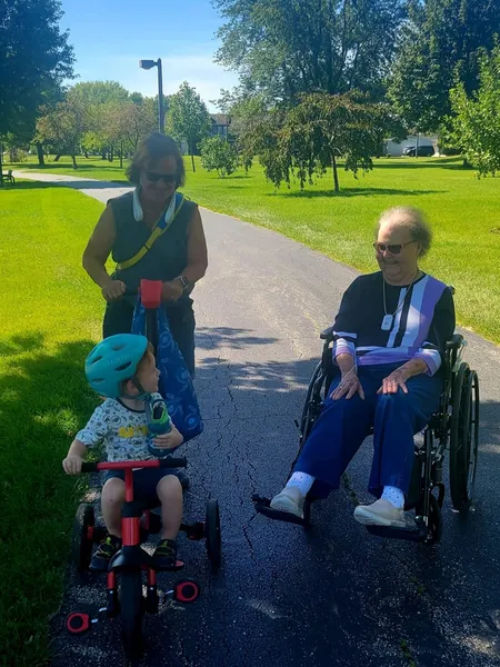 Brookdale at Home Hawthorn Lakes photo 3