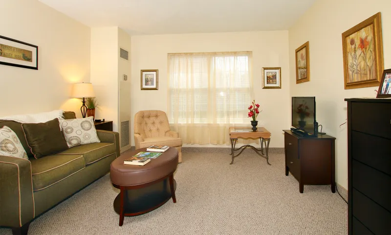 Brookdale Eddy Pond West senior living community Auburn, Massachusetts