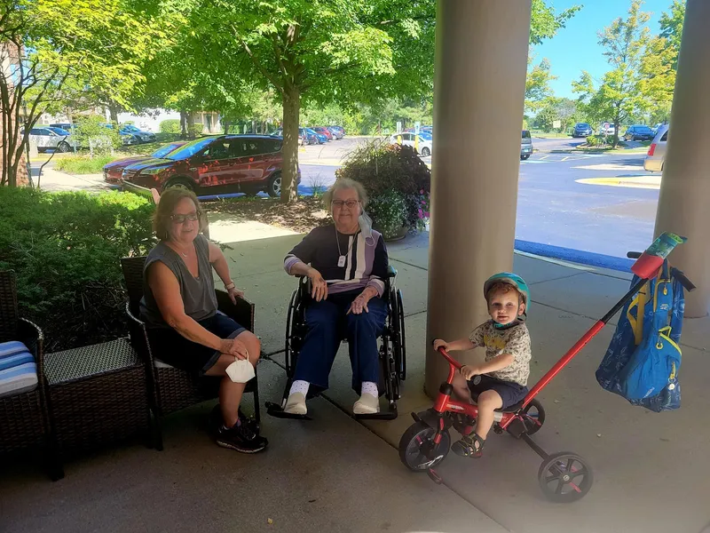 Brookdale Hawthorn Lakes photo 5