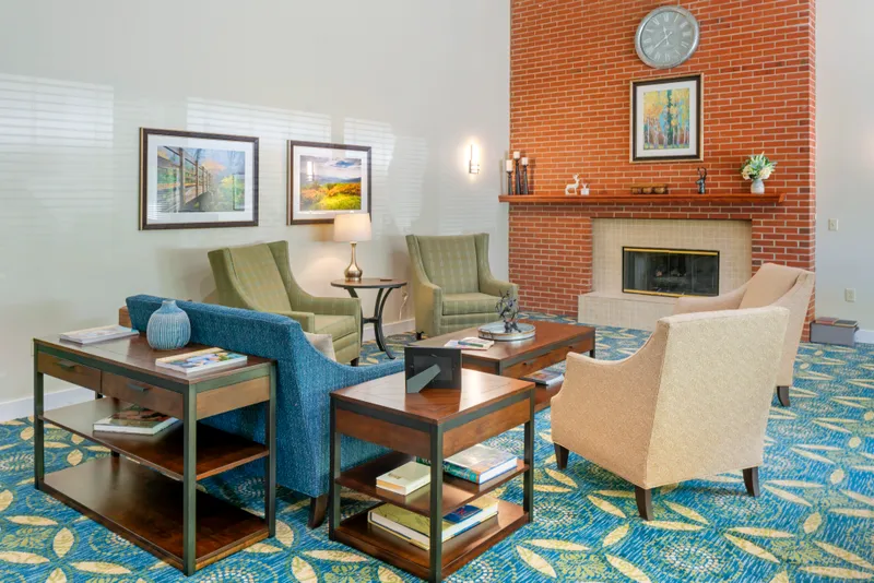 Brookdale Hendersonville East - senior living in Hendersonville, North Carolina - photo 2