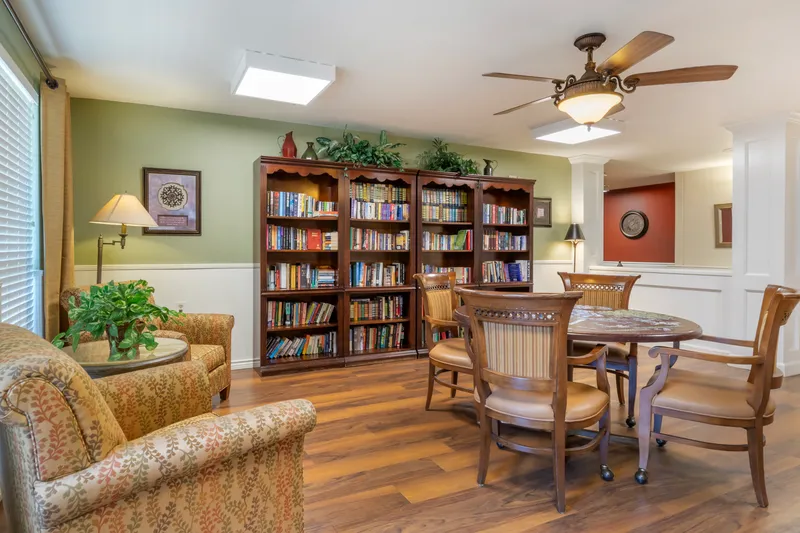 Brookdale Hollywood Park - senior living in Hollywood Park, Texas - photo 2