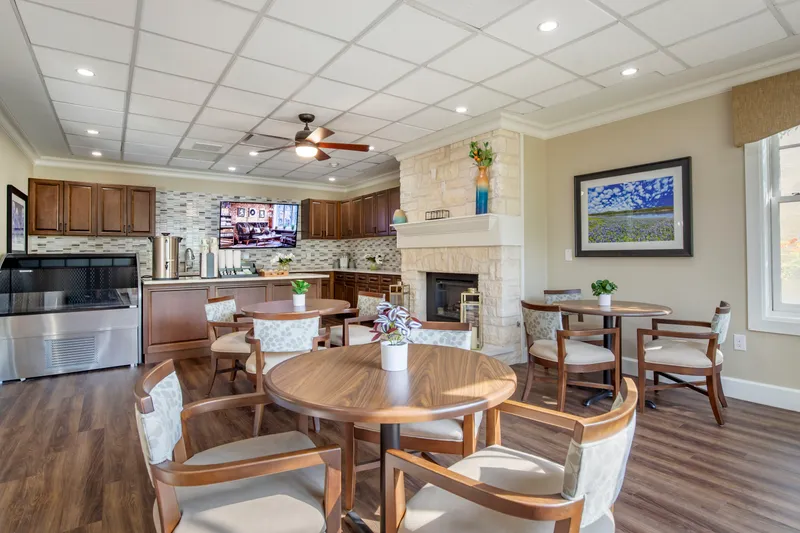 Brookdale Lakeway - senior living in Lakeway, Texas - photo 5