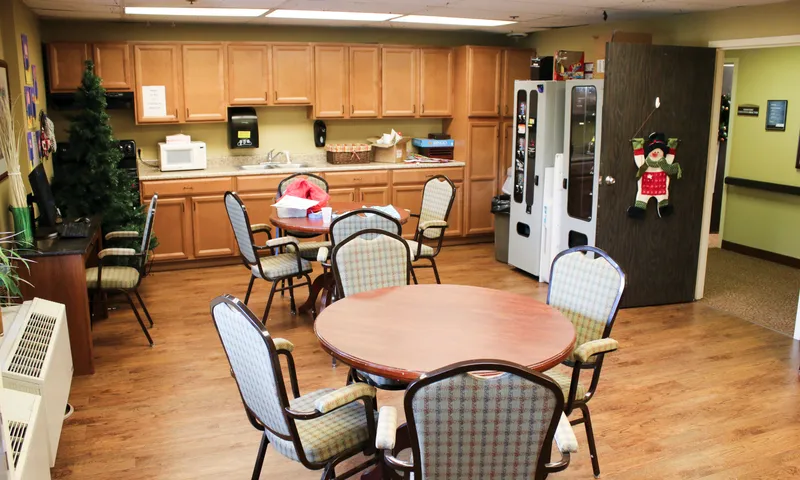 Brookdale Liverpool - senior living in Liverpool, New York - photo 3