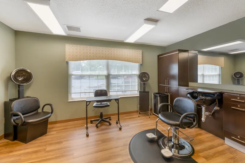 Brookdale Salem - senior living in Salem, Ohio - photo 8