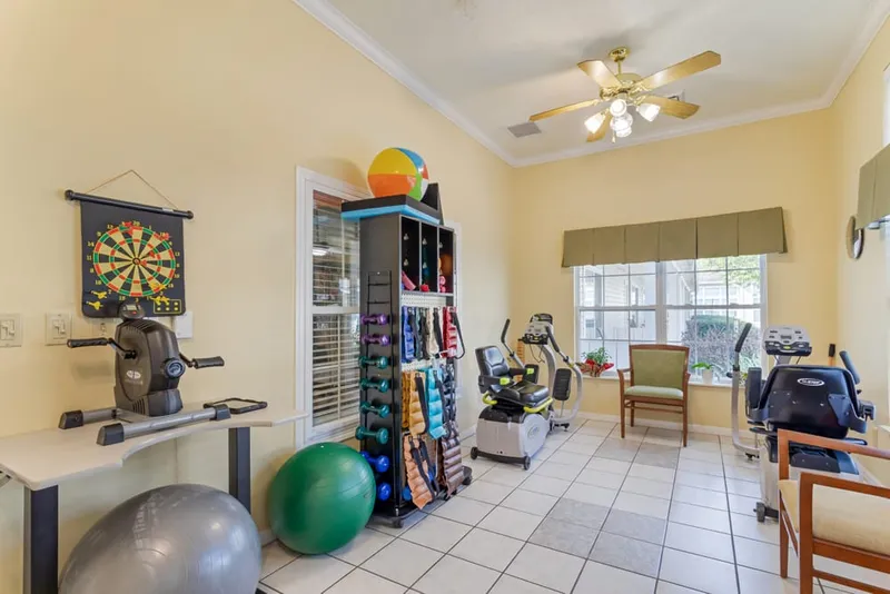 Brookdale Sandy Springs - senior living in Maryville, Tennessee - photo 5