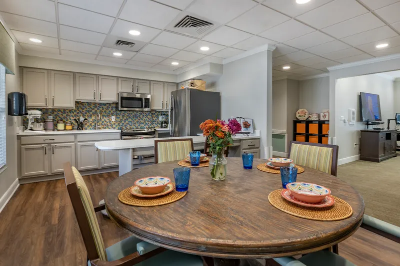 Brookdale Santa Barbara - senior living in Cape Coral, Florida - photo 5
