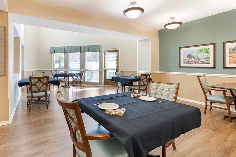 Brookdale Shawnee - senior living in Shawnee, Kansas - photo 2