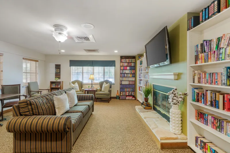 Brookdale Sikes Lake - senior living in Wichita Falls, Texas - photo 4