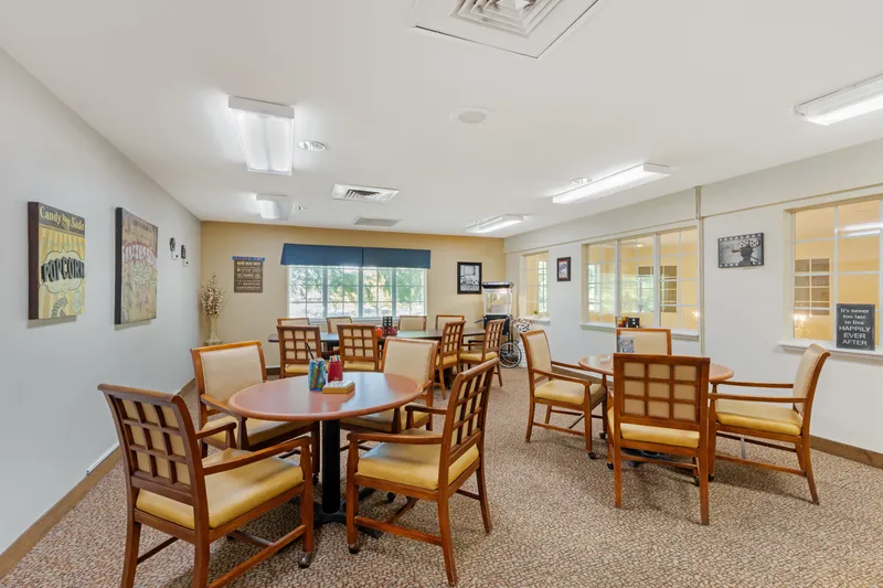 Brookdale Sikes Lake - senior living in Wichita Falls, Texas - photo 5