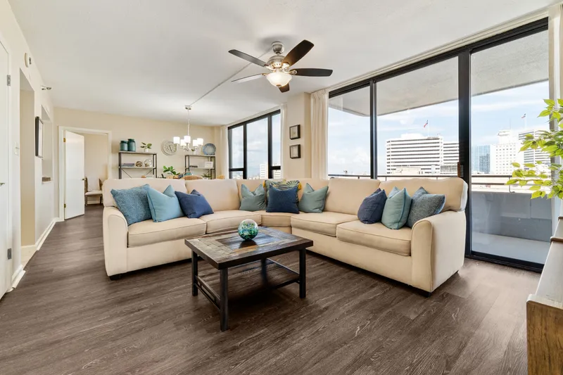 Brookdale Trinity Towers - senior living in Corpus Christi, Texas - photo 6