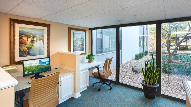 Burgundy Place photo 6